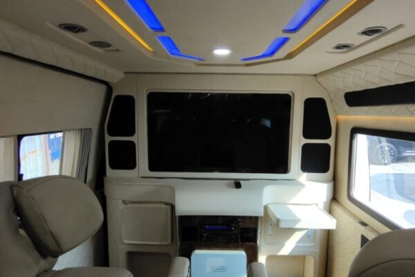 hiace premio luxury (3)