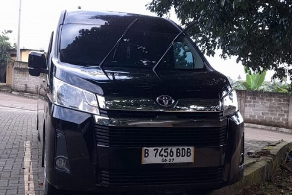 hiace premio luxury (5)